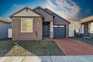 175 N Village Way in Prescott Valley, AZ - Building Photo