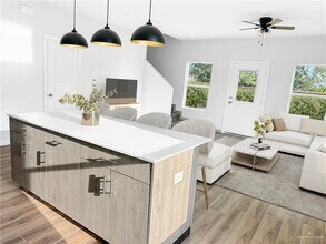 14 Tyler Ave in McAllen, TX - Building Photo - Building Photo