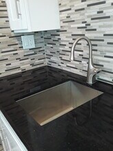 298 W 23rd St, Unit Studio in Tracy, CA - Building Photo - Building Photo