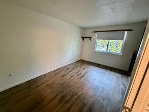 13 Beal's Cove Rd in Hingham, MA - Building Photo - Building Photo