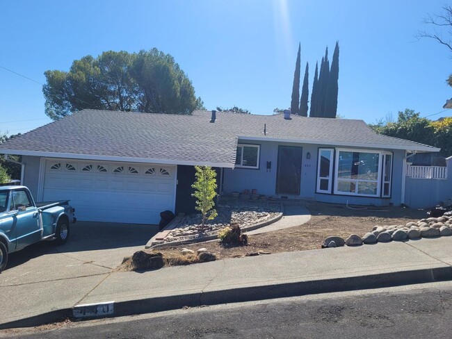 440 La Cresta Dr in Vacaville, CA - Building Photo - Building Photo