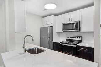 The Crossings at Ewing in Ewing, NJ - Building Photo - Building Photo