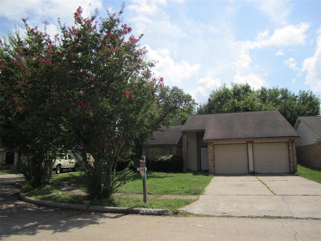 property at 3607 Fiddlers Green Dr