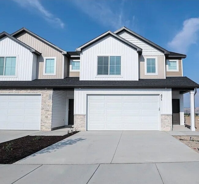property at 271 W 690 N