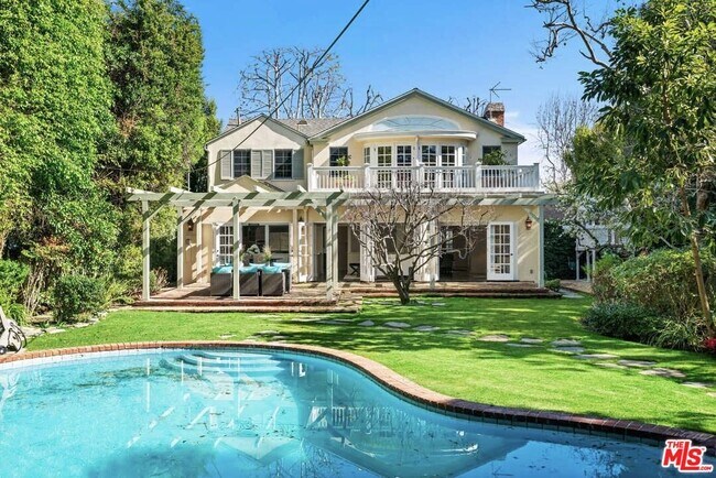 property at 523 Avondale Ave