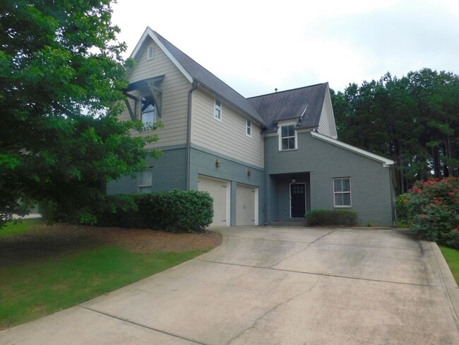 property at 5151 Park Side Cir