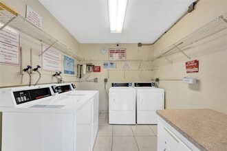 7401 Pines Blvd, Unit 210 in Pembroke Pines, FL - Building Photo - Building Photo