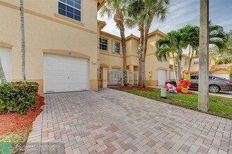 708 NW 170th Terrace in Pembroke Pines, FL - Building Photo - Building Photo