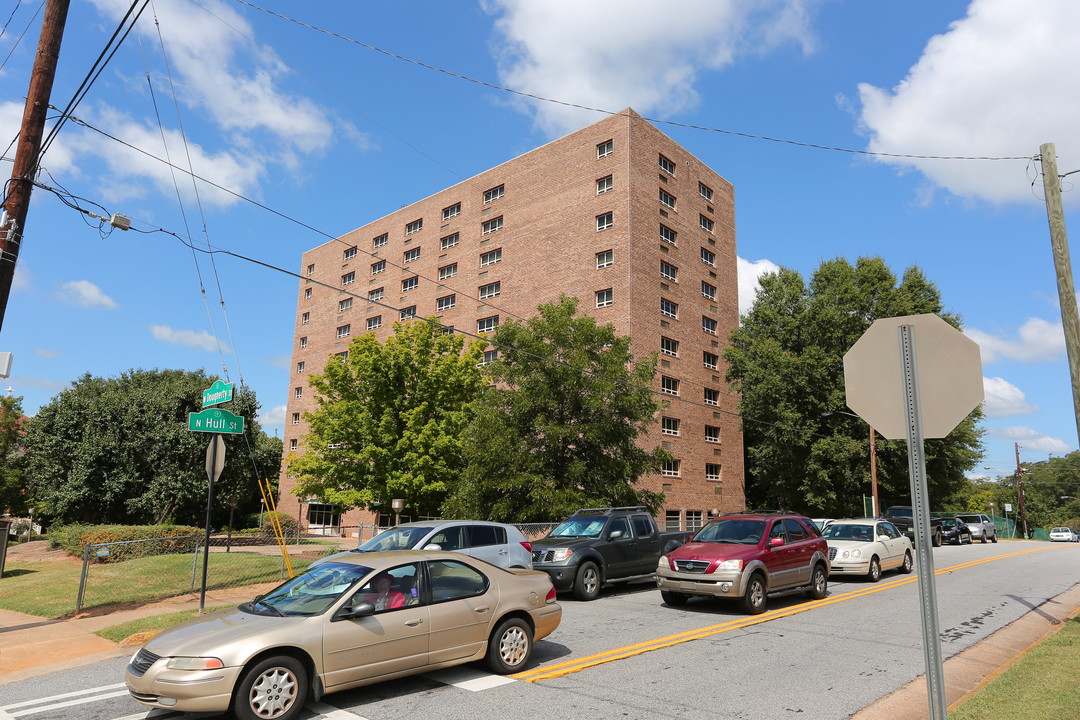 Denney Tower in Athens, GA - Foto de edificio