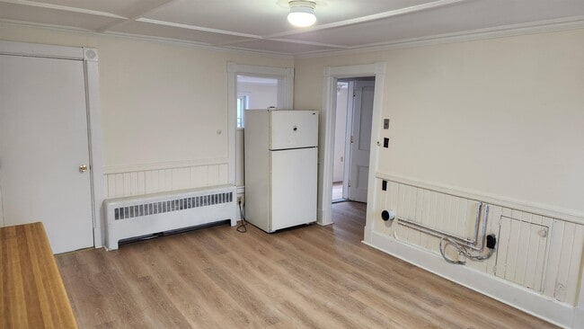 42 Chestnut St in Claremont, NH - Building Photo - Building Photo