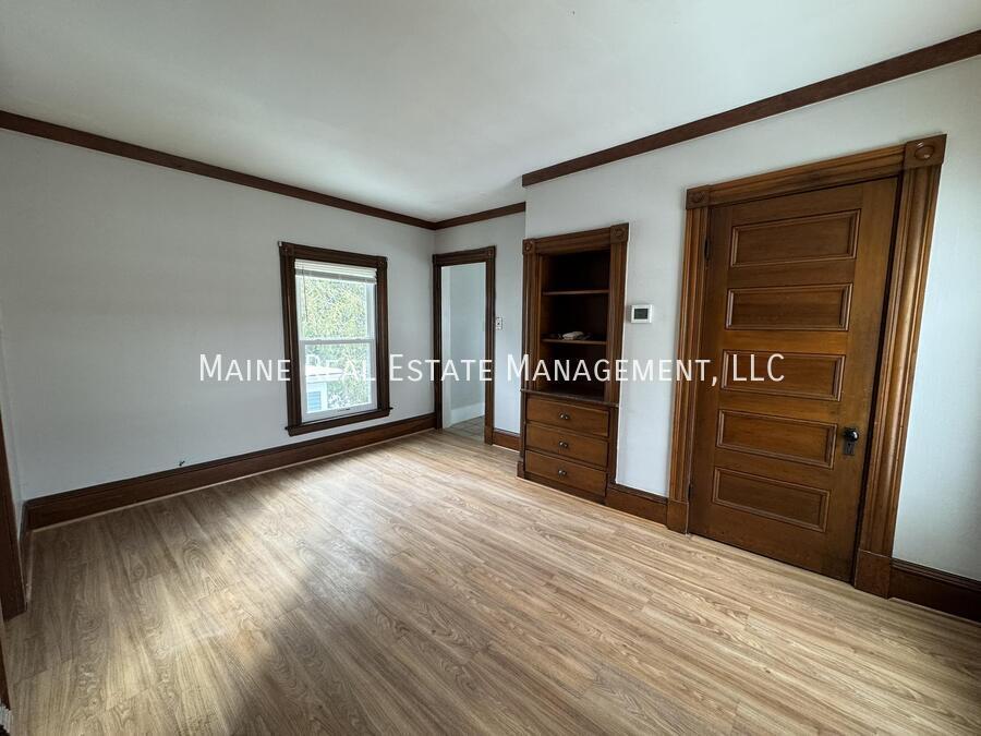 28 Pleasant St in Waterville, ME - Building Photo