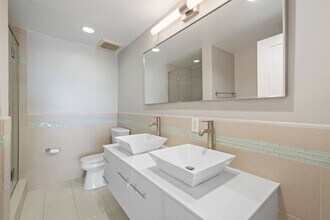 1115 S Elm Dr in Los Angeles, CA - Building Photo - Building Photo