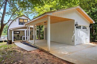 1645 Tallavana Trail in Havana, FL - Building Photo