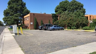 Pine Park Apartments in Albuquerque, NM - Foto de edificio - Interior Photo