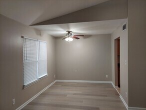 1420 Deerpond Ln in Virginia Beach, VA - Building Photo - Building Photo