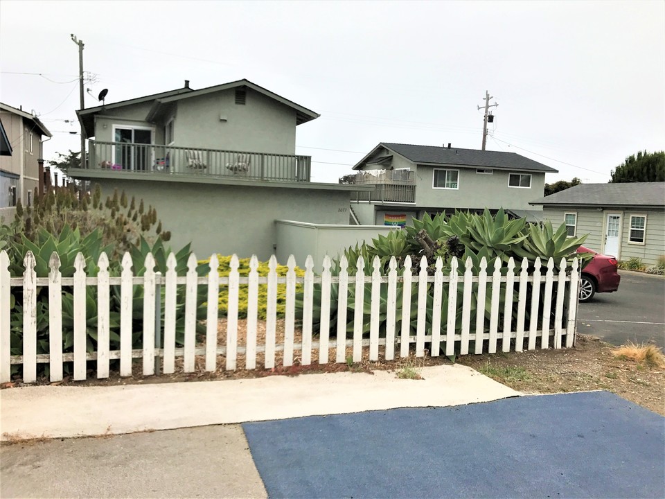 2077 Sunset Ave in Morro Bay, CA - Building Photo