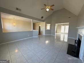 2021 Gates Ct in Mcdonough, GA - Foto de edificio - Building Photo