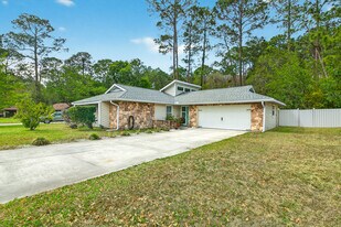 4604 NW 44th Pl in Gainesville, FL - Building Photo