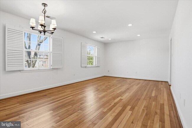 1305 S Walter Reed Dr