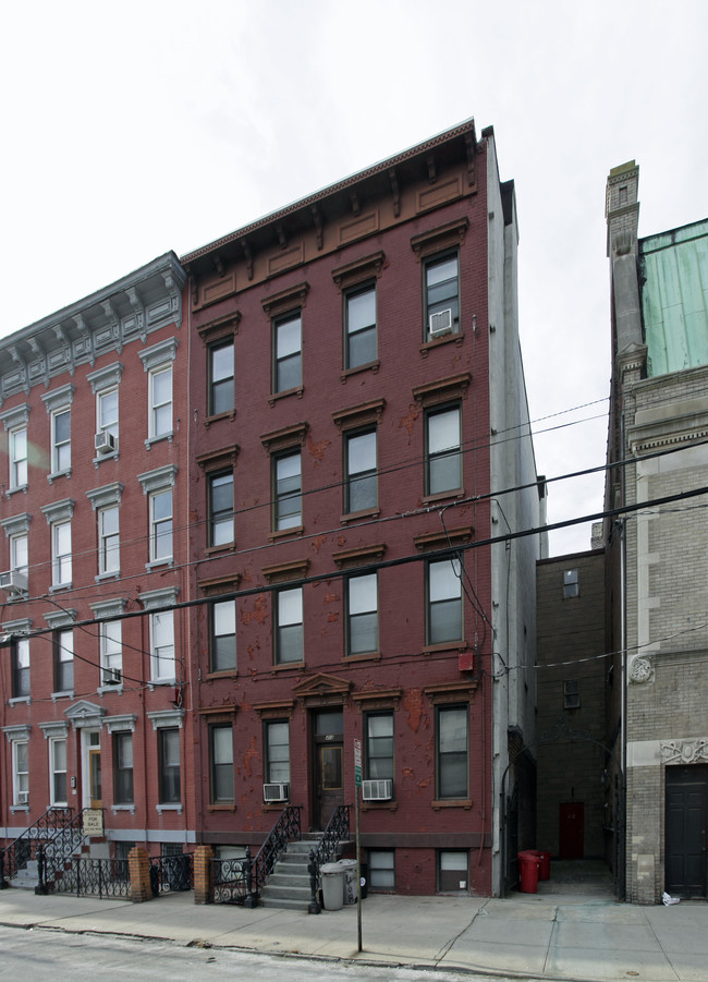 408 Grand St in Hoboken, NJ - Foto de edificio - Building Photo