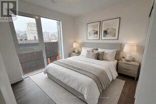75 James St S in Hamilton, ON - Building Photo