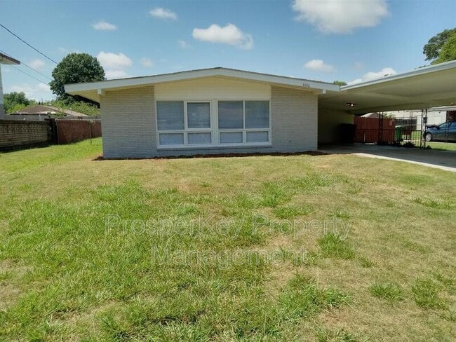 property at 3026 Avondale Rd