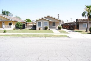 1730 3rd St in Bakersfield, CA - Building Photo