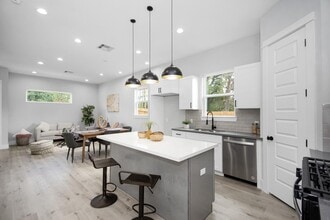 2105 Sam Wilson St in Houston, TX - Building Photo - Building Photo