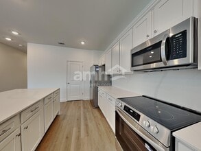 395 Hickory Pointe Rd in Dallas, GA - Foto de edificio - Building Photo