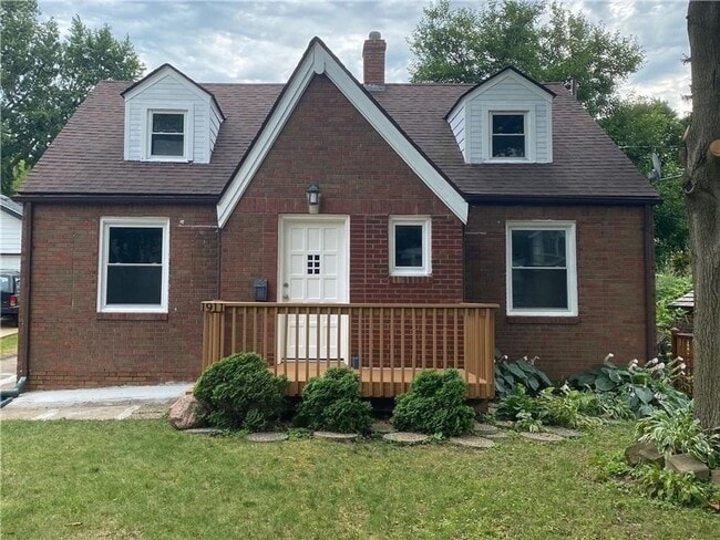 property at 1911 38th St