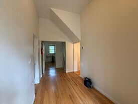 5770 26th Ave NE in Seattle, WA - Building Photo