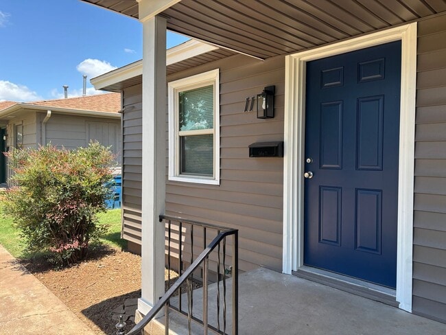11 W Thatcher St in Edmond, OK - Building Photo - Building Photo