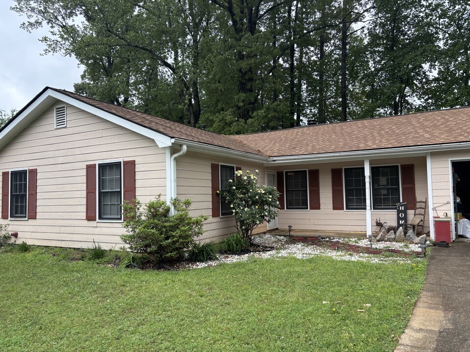 1362 Daniel Ln in Lawrenceville, GA - Building Photo