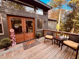 506 Williams Ln in Quechee, VT - Building Photo