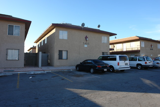 Lioubas Subdivision in North Las Vegas, NV - Foto de edificio - Building Photo