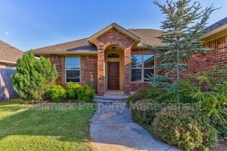 920 SW 13th St in Moore, OK - Building Photo - Building Photo