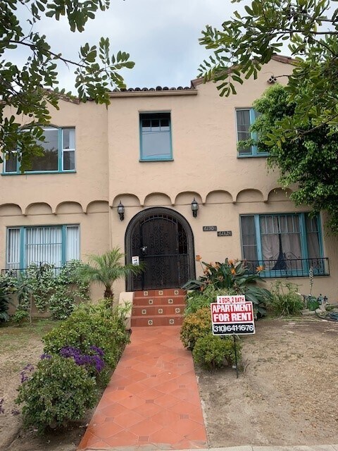 6130 1/2 Saturn St in Los Angeles, CA - Building Photo - Building Photo
