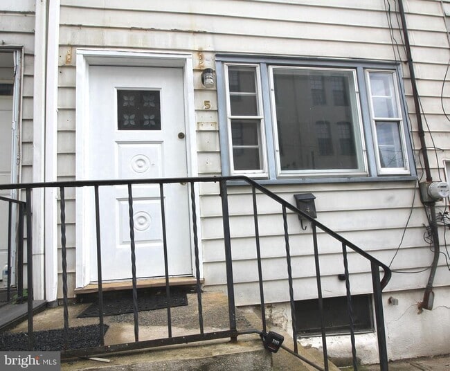 5 College St in Trenton, NJ - Building Photo - Building Photo