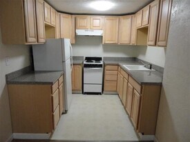 111 Walnut St, Unit 10