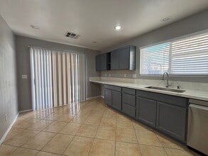 5344 Dawes Ct in Las Vegas, NV - Building Photo - Building Photo