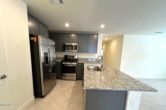 904 Cascade Range Dr in Sparks, NV - Building Photo - Building Photo