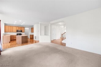 126 Granite Ct in Berea, OH - Building Photo - Building Photo