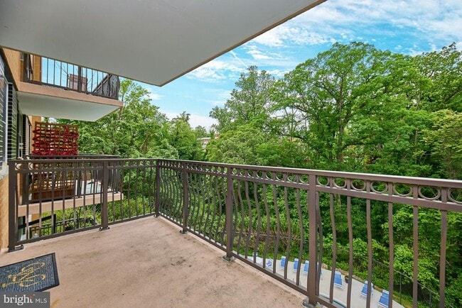 property at 2030 N Adams St