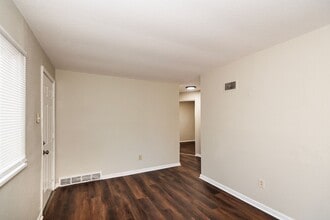 10340 Lord Dr in St. Louis, MO - Building Photo - Building Photo