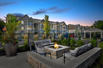 Woodfield Park in Columbus, OH - Foto de edificio - Building Photo