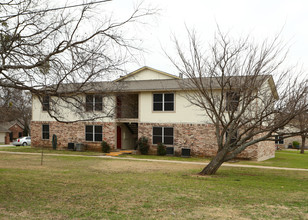 Luety Ave Apartments in Justin, TX - Building Photo - Building Photo