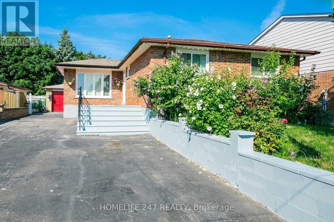 6 Stonecrop Ln in Toronto, ON - Building Photo