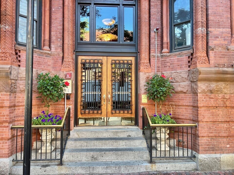 271 Dartmouth St in Boston, MA - Building Photo
