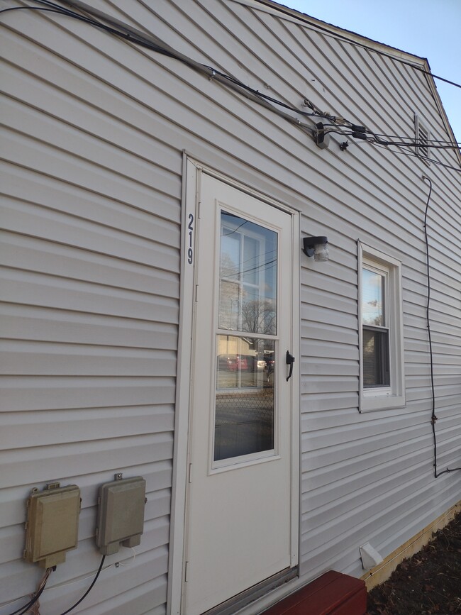 219 White St in Thomasville, NC - Foto de edificio - Building Photo