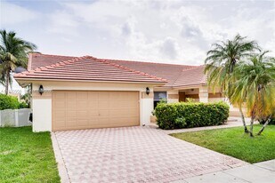 16262 NW 9th Dr in Pembroke Pines, FL - Building Photo